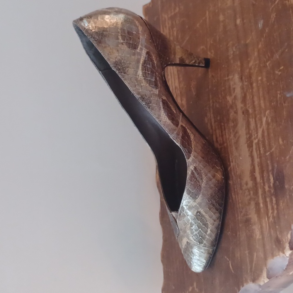 Stuart Weitzman For Mr. Seymour Vintage Gold Snakeskin Heels - Picture 3 of 6